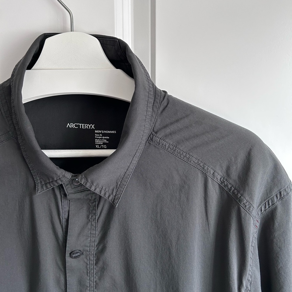 Arc’teryx Men's Grey Shirt Size XL